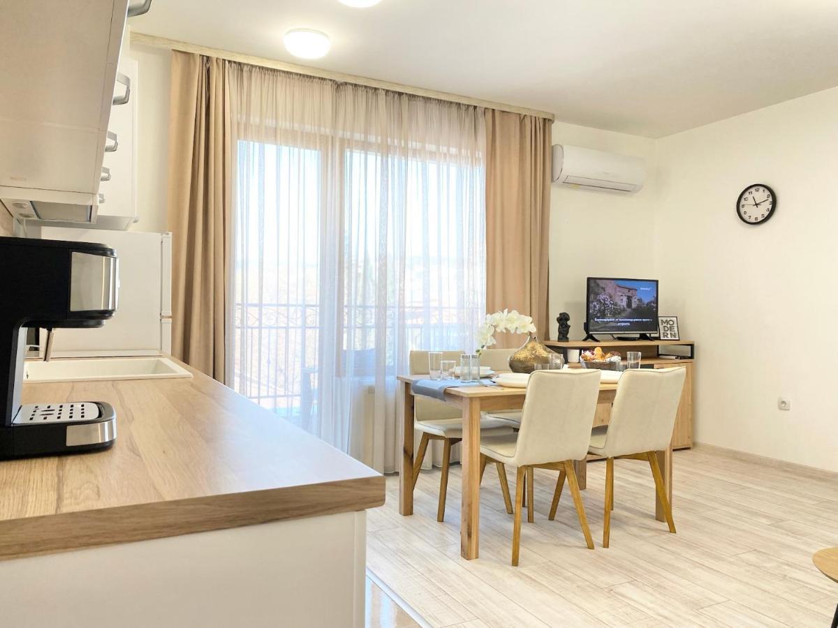 Central Apartment For 4 Guests Next To State Opera Stara Zagora Zewnętrze zdjęcie