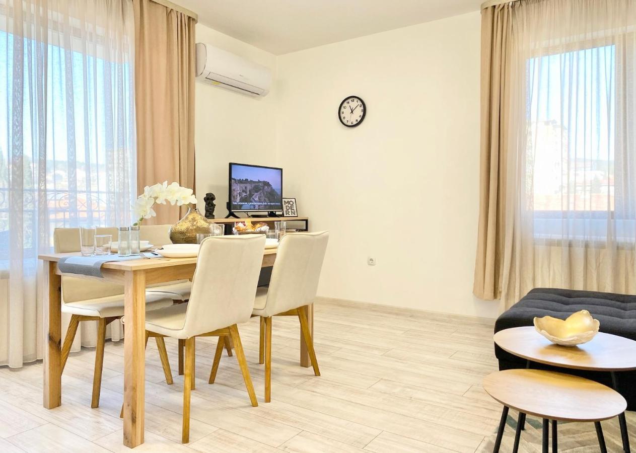 Central Apartment For 4 Guests Next To State Opera Stara Zagora Zewnętrze zdjęcie